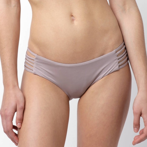 NWT Vitamin A Jayduh Braid Bikini Bottom - Picture 1 of 3